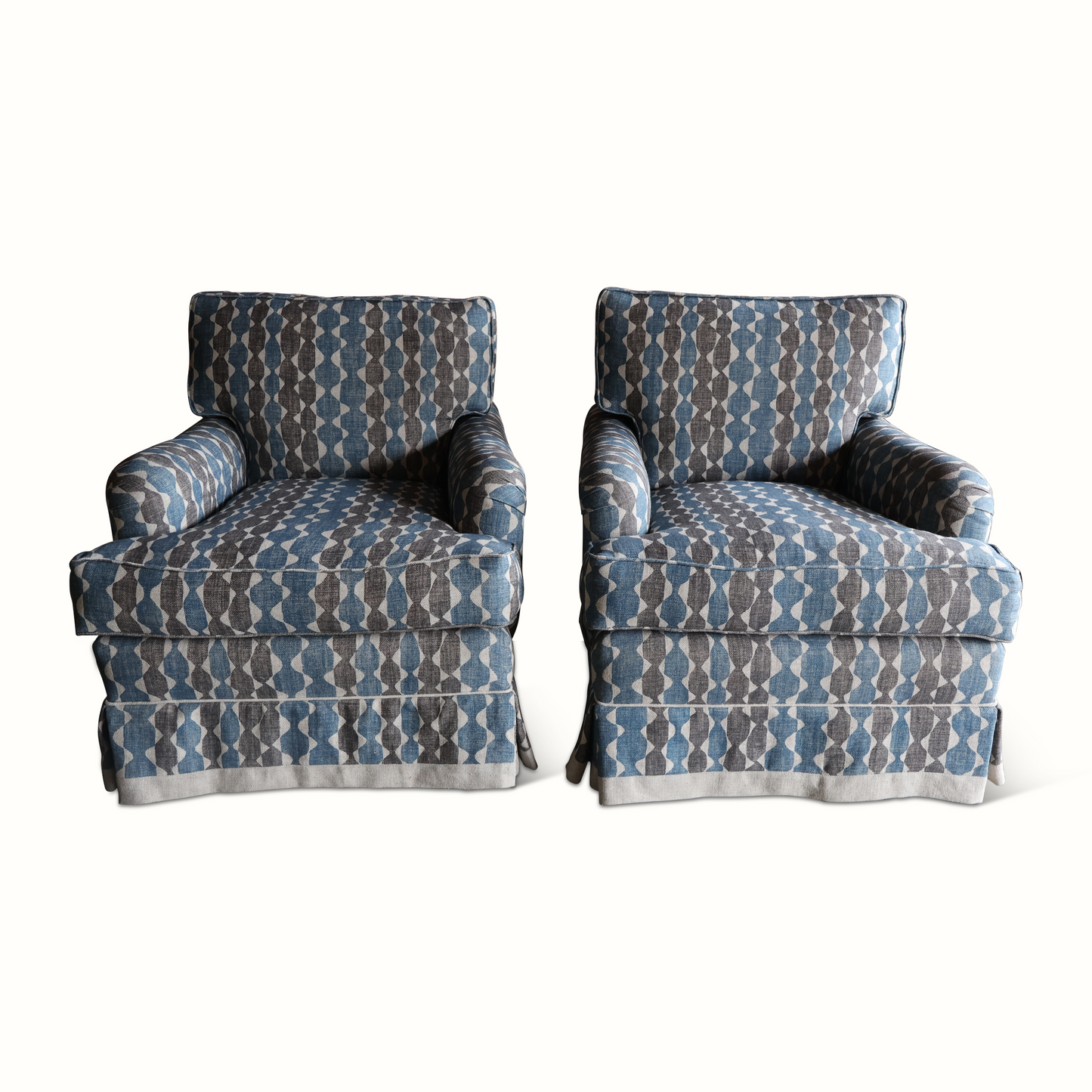 Paire de fauteuils rembourrés en Fermoie 'Whittle'