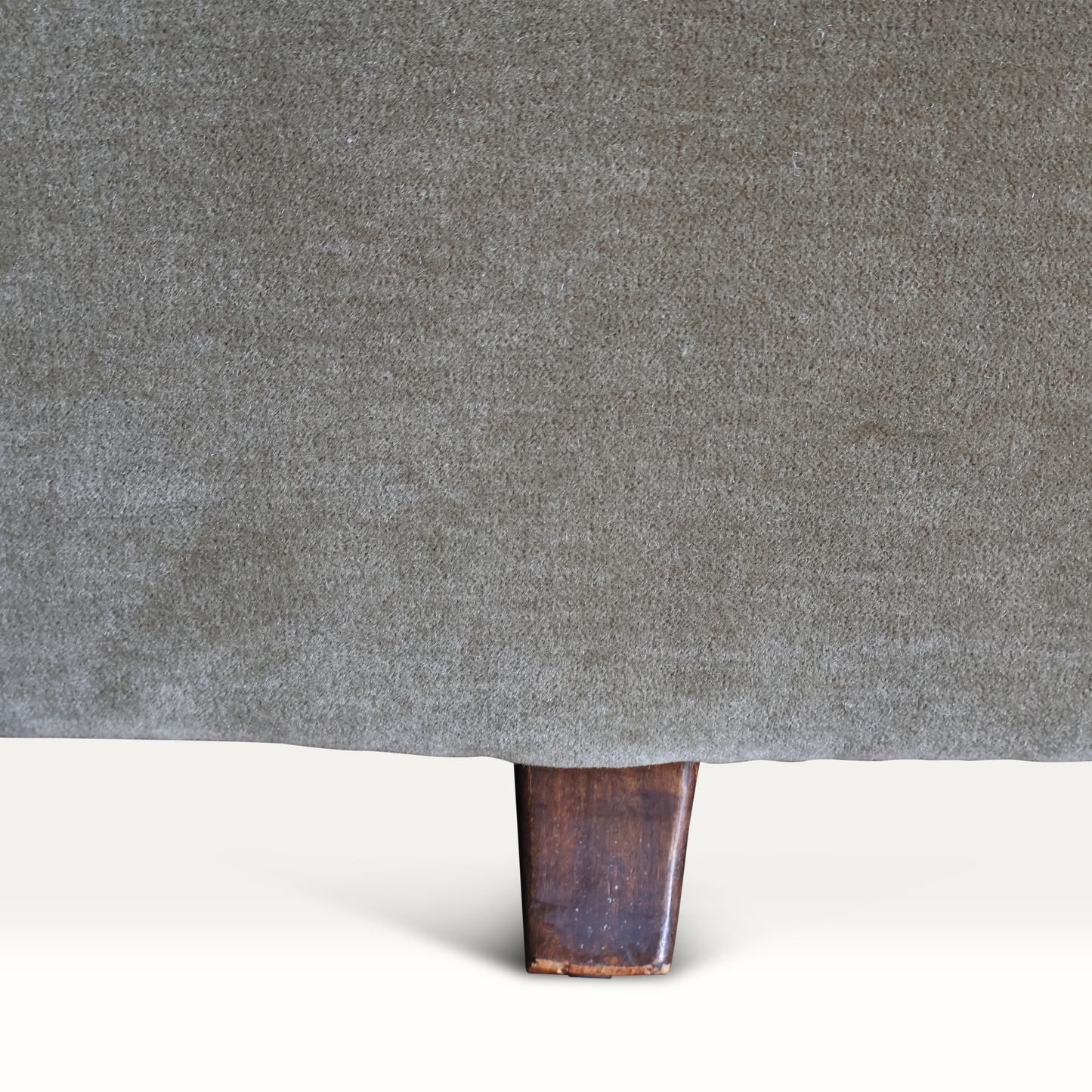 Canapé en Mohair par Joaquim Tenreiro, Brésil, 1950s